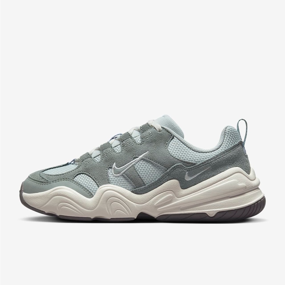 Nike Tech Hera